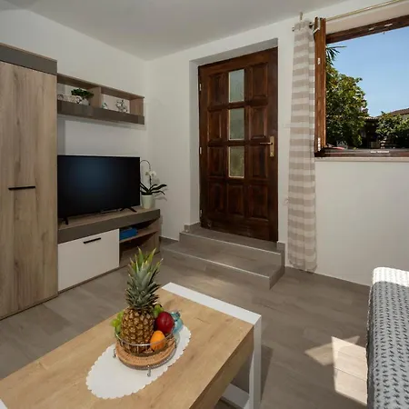 Rafael Apartmán *