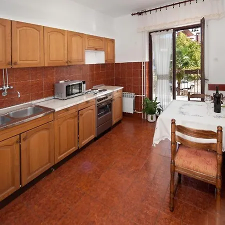 Rafael Apartment